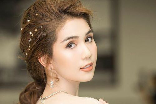 Hàng xóm đã làm gì khiến Ngọc Trinh bực mình đến nỗi phải nhờ luật sư xử lý?