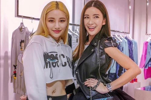 Cặp mẹ con 'bà hoàng Hermès' thường bị nhầm là chị em