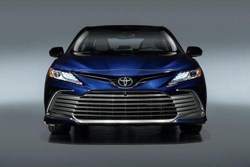 Toyota Camry 2021 thêm công nghệ an toàn, nâng cấp thiết kế