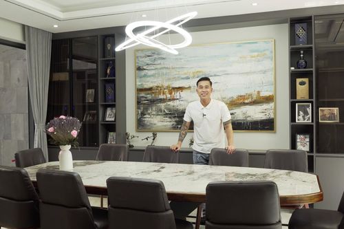 Nhà 8 tầng hơn 40 tỷ đồng của ca sĩ Lê Hoàng (The Men)