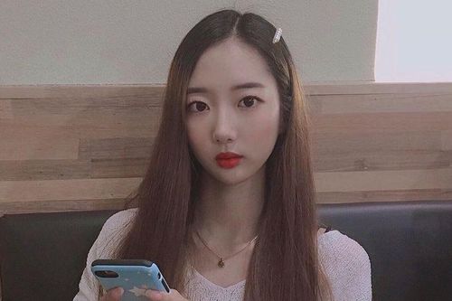 Nữ thần tượng chỉ nặng 36 kg, muốn tự tử vì bị bạn bắt nạt kéo dài