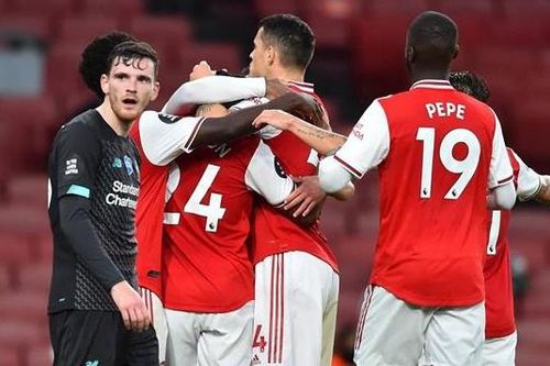 Thua Arsenal 1-2, Liverpool không phá được kỷ lục