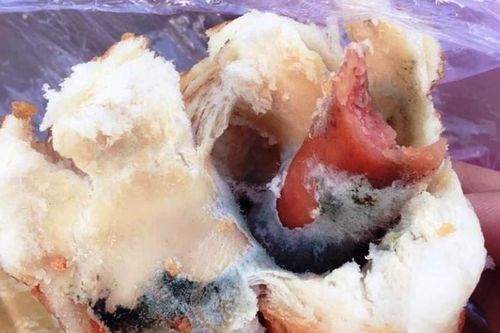 Phạt cửa hàng bán bánh mì không bảo đảm ATTP hơn 27 triệu đồng