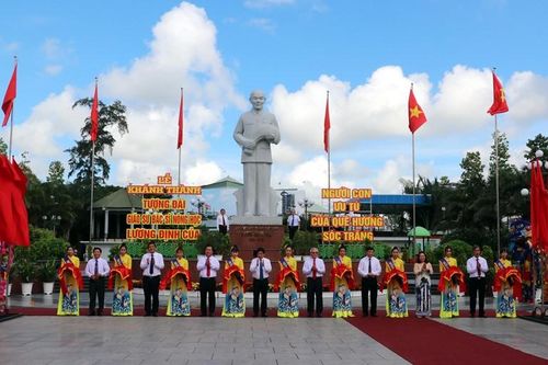 Khánh thành tượng đài nhà nông học Lương Định Của