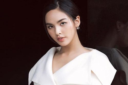 Phong cách giản dị của nữ MC gây sốt tại 'Chuyển động 24h'