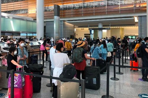 Thêm một chuyến bay đưa công dân Việt Nam từ Mỹ về nước