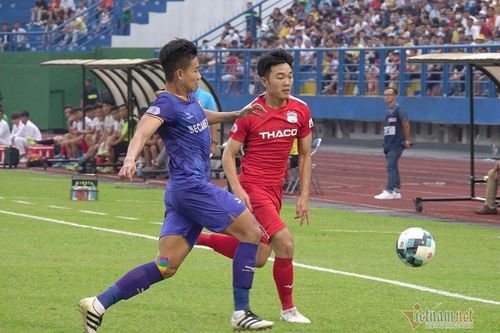 Bầu Đức dùng Anh Đức 'giải cứu' Xuân Trường: Sống trong thấp thỏm