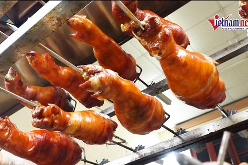 Đưa hương vị Tây Bắc về Hà Nội, quán chân giò rút xương thu 20 triệu/ngày