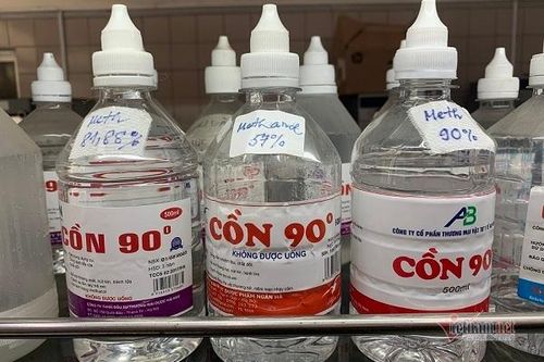 2 vợ chồng nguy kịch vì uống bia pha cồn, bác sĩ cảnh báo ngộ độc methanol