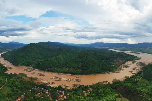 Các dự án thủy điện phá hủy sông Mekong như thế nào?