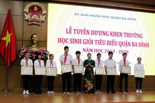 Tuyên dương gần 180 học sinh giỏi tiêu biểu của quận Ba Đình - Hà Nội