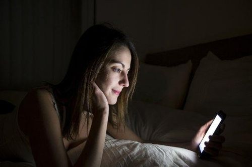 Những thói quen không bỏ sớm sẽ làm hỏng mắt