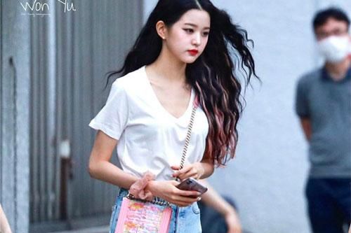 Rosé - Jang Won Young: Hình thể chuẩn hay 'da bọc xương'?
