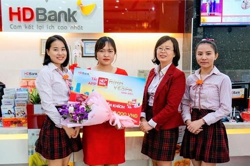 64 khách hàng nhận giải từ chương trình 'Tải App HDBank – Rinh Vespa sành điệu'