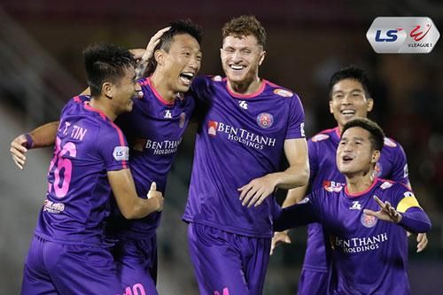 CLB Sài Gòn giành 'cú ăn 3' giải thưởng V.League tháng 3 và tháng 6