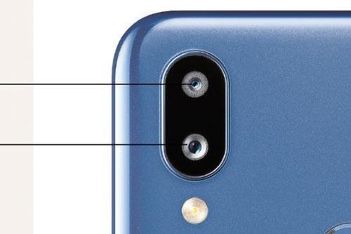 Samsung ra mắt smartphone RAM 3 GB, pin 4.000 mAh, giá 3 triệu đồng