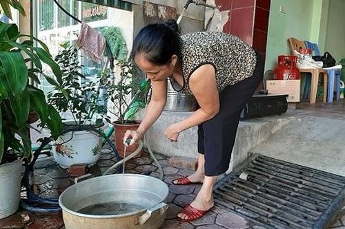 Thanh Hóa: Hàng nghìn người dân 'đỏ mắt' chờ nước sạch