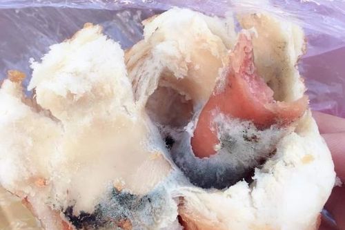 Đà Nẵng: Phạt 27,5 triệu đồng cửa hàng bán bánh mì bị mốc