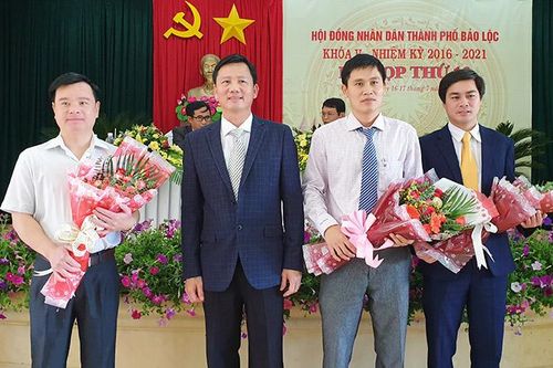 Khai mạc Kỳ họp thứ 13, HĐND thành phố Bảo Lộc khóa V