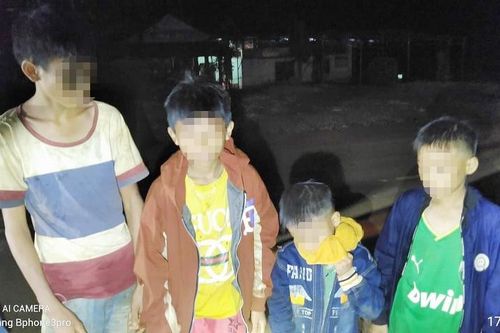 Bốn em nhỏ bỏ nhà đi, thầy bói 'phán' ôm nhau chết dưới hồ