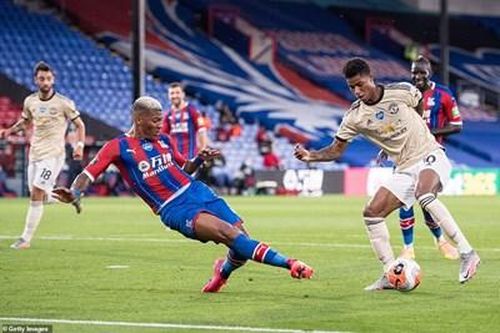 Man Utd và Leicester City cùng giành chiến thắng