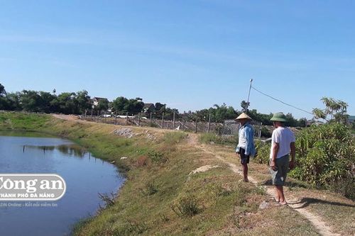 Hai anh em đuối nước ở hồ tôm