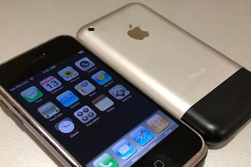 Ngắm iPhone đời đầu 'còn zin' giá nửa tỷ từng gây sốt thế giới