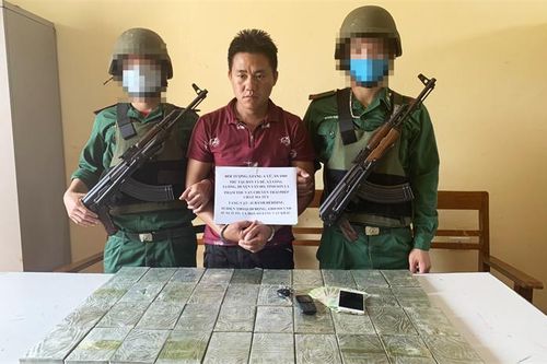 Đánh sập đường dây vận chuyển 41 bánh heroin qua biên giới