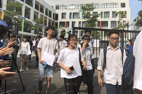 Thí sinh Hà Nội tự tin đạt 10 điểm môn tiếng Anh