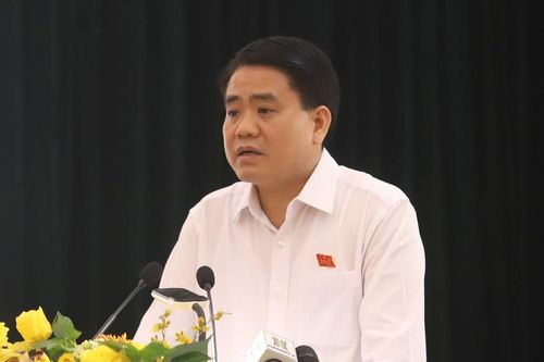 Chủ tịch Hà Nội Nguyễn Đức Chung tiếp xúc cử tri, nêu quy hoạch hai bên sông Hồng
