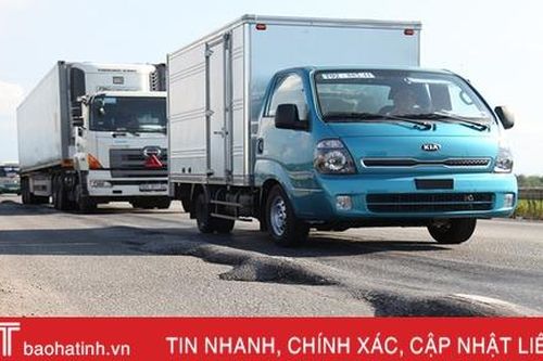 Mặt đường 'luống khoai' ở nút giao tuyến tránh thành phố Hà Tĩnh