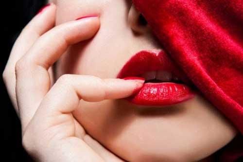 2 mẹo trị môi khô chị em nào cũng phải biết