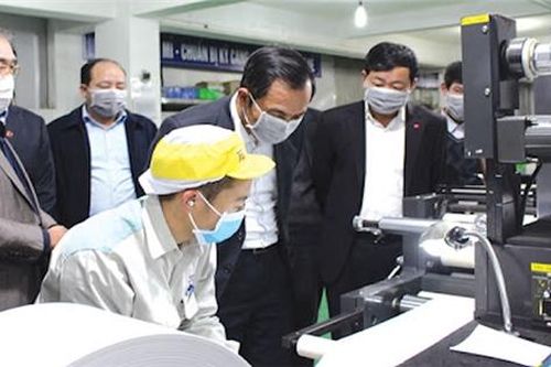 Kinh doanh hậu Covid-19: Nhiều doanh nghiệp Việt vẫn 'chờ đợi và theo dõi'