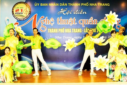 Sân chơi cho nghệ sĩ không chuyên