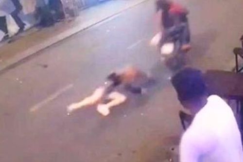 Nhảy kênh trốn sau khi kéo lê cô gái cướp túi xách ở phố tây Bùi Viện