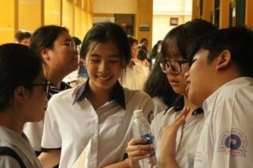 Đề thi môn Tiếng Anh vào 10 năm nay 'dễ thở' hơn so với năm 2019
