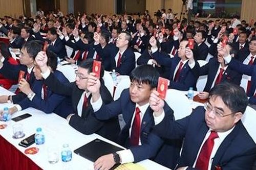 EVN vượt khó khăn, thách thức, hoàn thành nhiệm vụ ĐH Đảng bộ đề ra