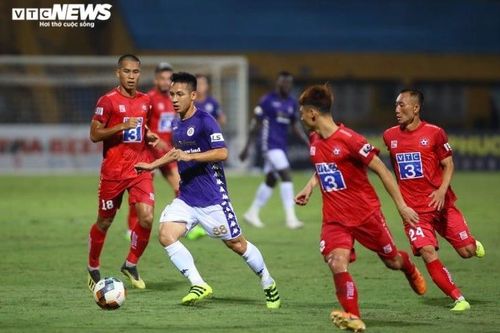 Trung vệ Hải Phòng phản lưới, Hà Nội FC vất vả lấy 3 điểm