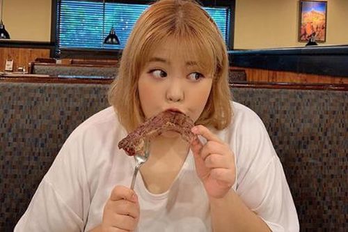 Chuyện đằng sau làm Mukbanger thu nhập khủng sẽ khiến nhiều người 'ngã ngửa'