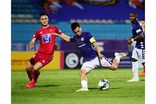 Các đội chủ nhà đều giành chiến thắng