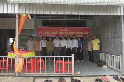 Chăm lo nhà nghĩa tình đồng đội ở huyện Tam Nông