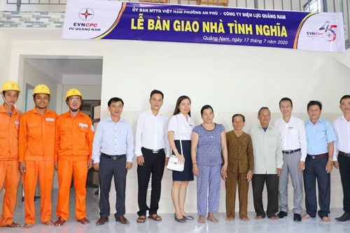 PC Quảng Nam bàn giao 2 nhà tình nghĩa