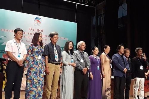 Bà Dương Cẩm Thúy tái đắc cử Chủ tịch Hội Điện ảnh TPHCM