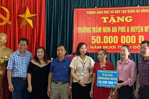 Phòng GD&ĐT Hà Đông hỗ trợ 50 triệu đồng xây dựng bếp ăn bán trú cho điểm trường khó khăn
