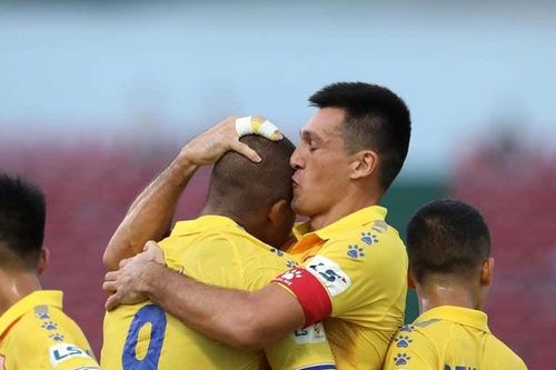 Sài Gòn vs Nam Định: Ngáng chân 'ứng viên'