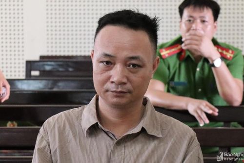 Đáp máy bay 'xuyên Việt' buôn heroin bị tóm gọn ở Nghệ An