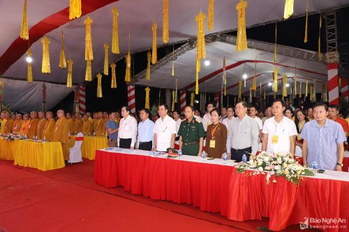 Đại lễ cầu siêu, tưởng niệm các Anh hùng liệt sĩ tại Nghĩa trang liệt sĩ Việt - Lào
