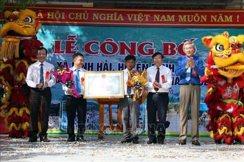 Ninh Thuận: Công nhận xã đặc biệt khó khăn vùng bãi ngang ven biển đạt chuẩn nông thôn mới
