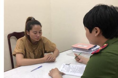 Bắt 'tú bà' lập nhóm chat Facebook 'Tập đoàn phò' để môi giới mại dâm