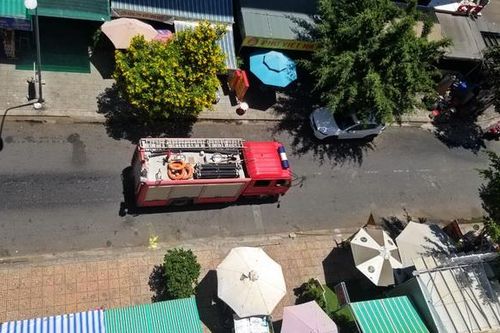 Kịp thời dập tắt đám cháy tại căn nhà 3 tầng trong khu đô thị Vĩnh Điềm Trung